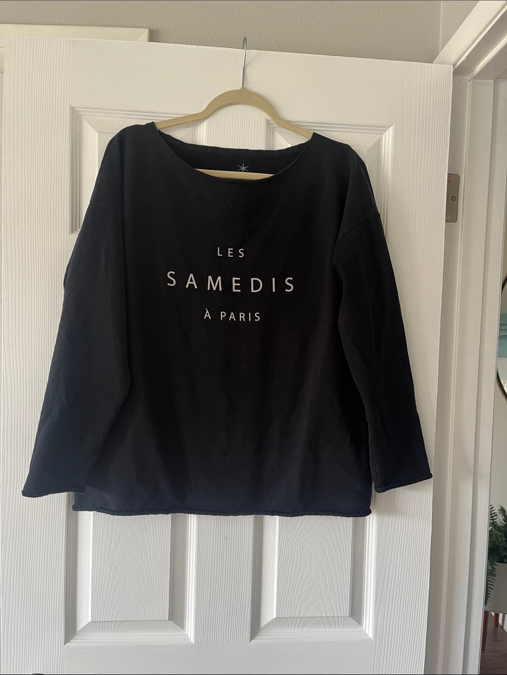 Juvia Paris Black Women's Sweatshirt